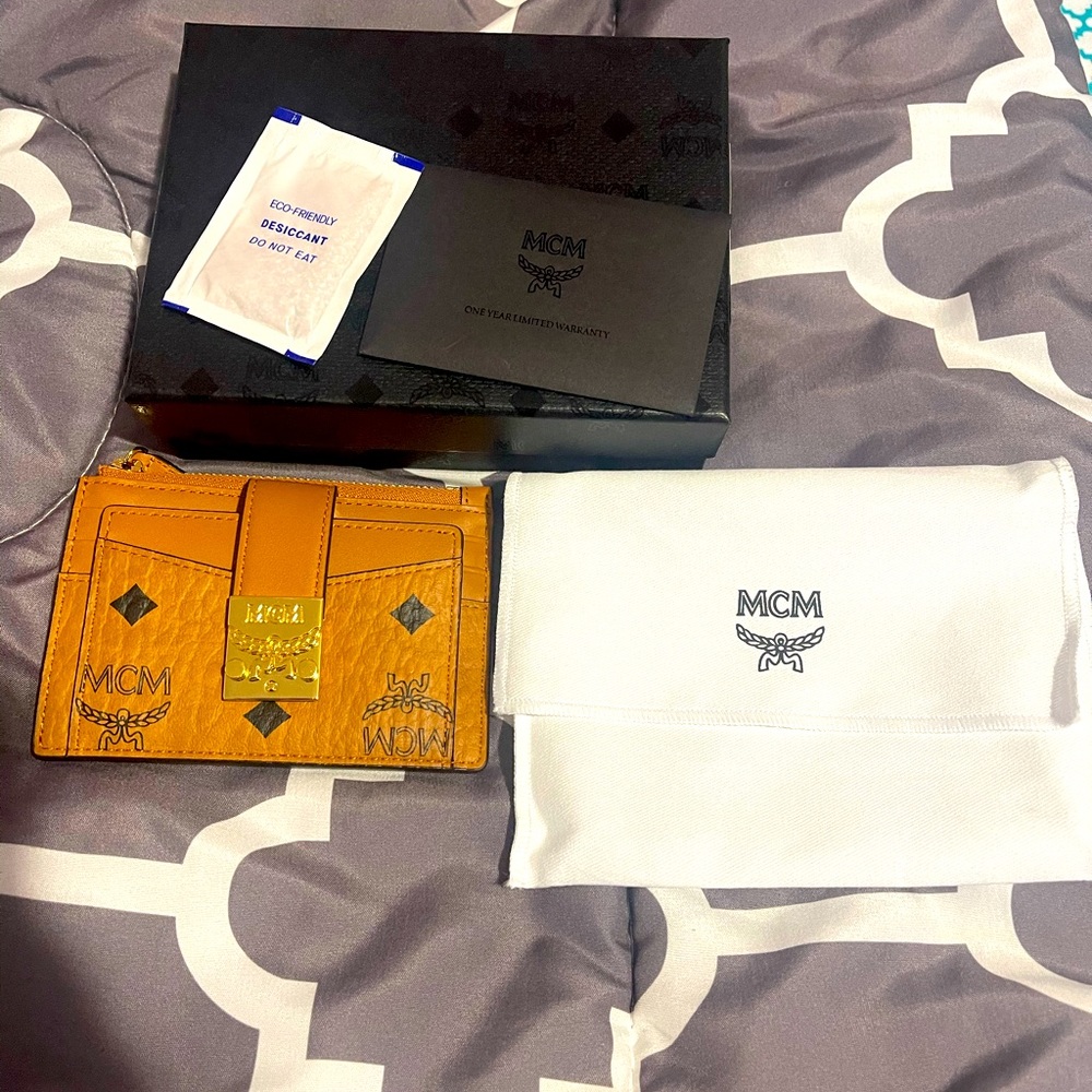 mcm card holder